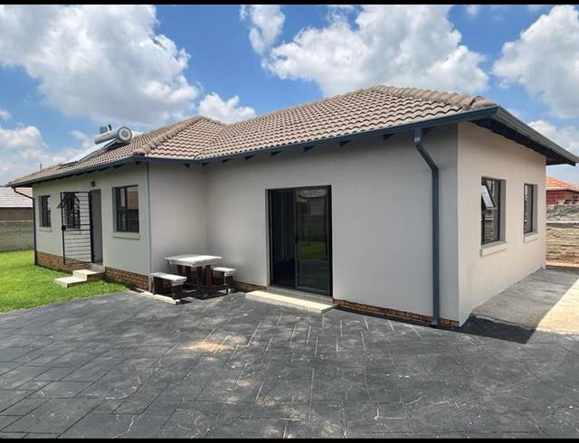 3 BEDROOM HOUSE FOR SALE IN AZAADVILLE
